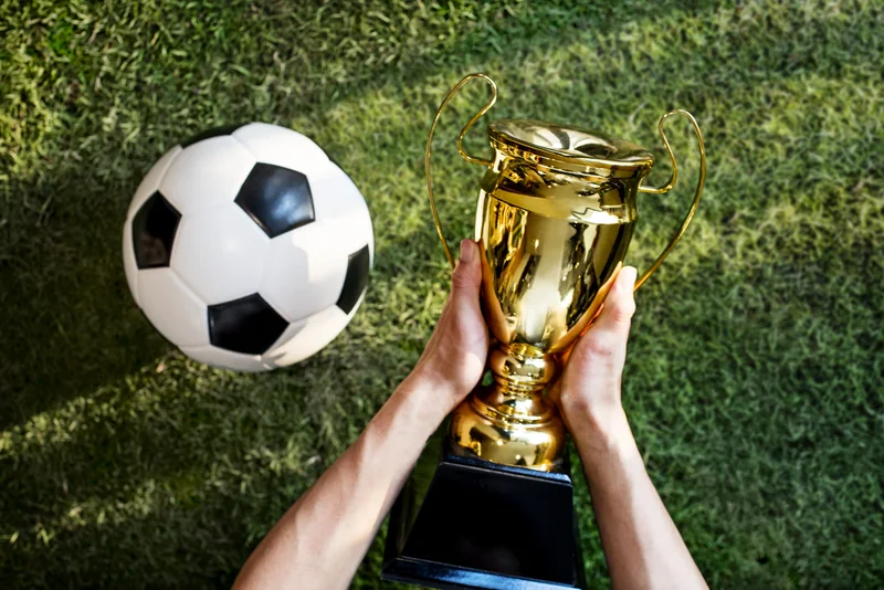 Aksi atlet dalam pertandingan olahraga